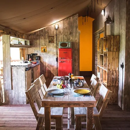 Whaka Lodge Seissan Exterior photo